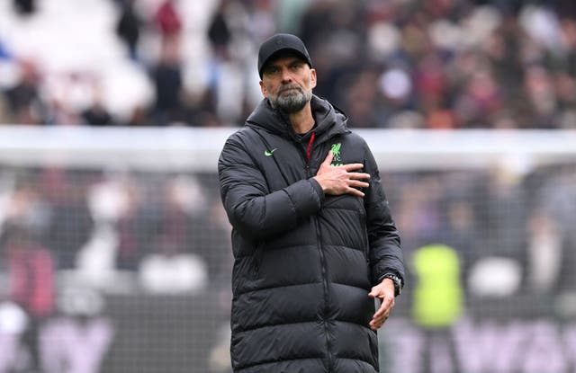 <p>Jurgen Klopp struggles to hide his disappointment after Liverpool’s draw at the London Stadium </p>
