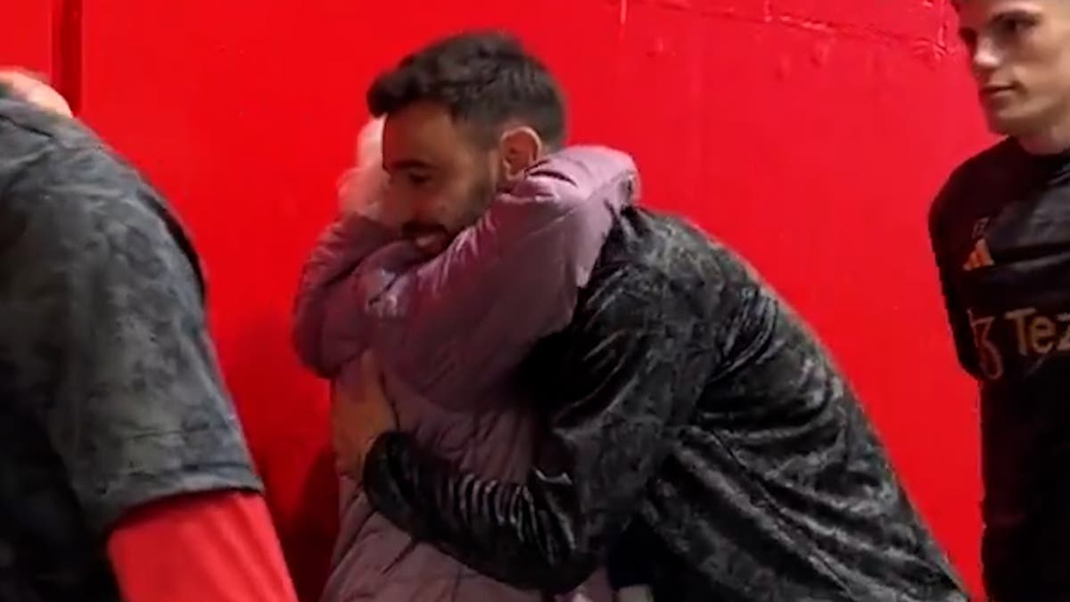 Manchester United players hug elderly fans in tunnel ahead of Burnley game