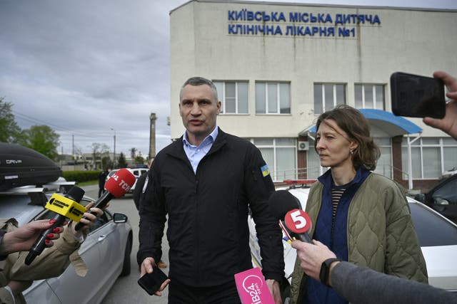 <p>Kyiv’s mayor Vitali Klitschko speaks to media during the evacuation of a childrens’ hospital in Kyiv</p>