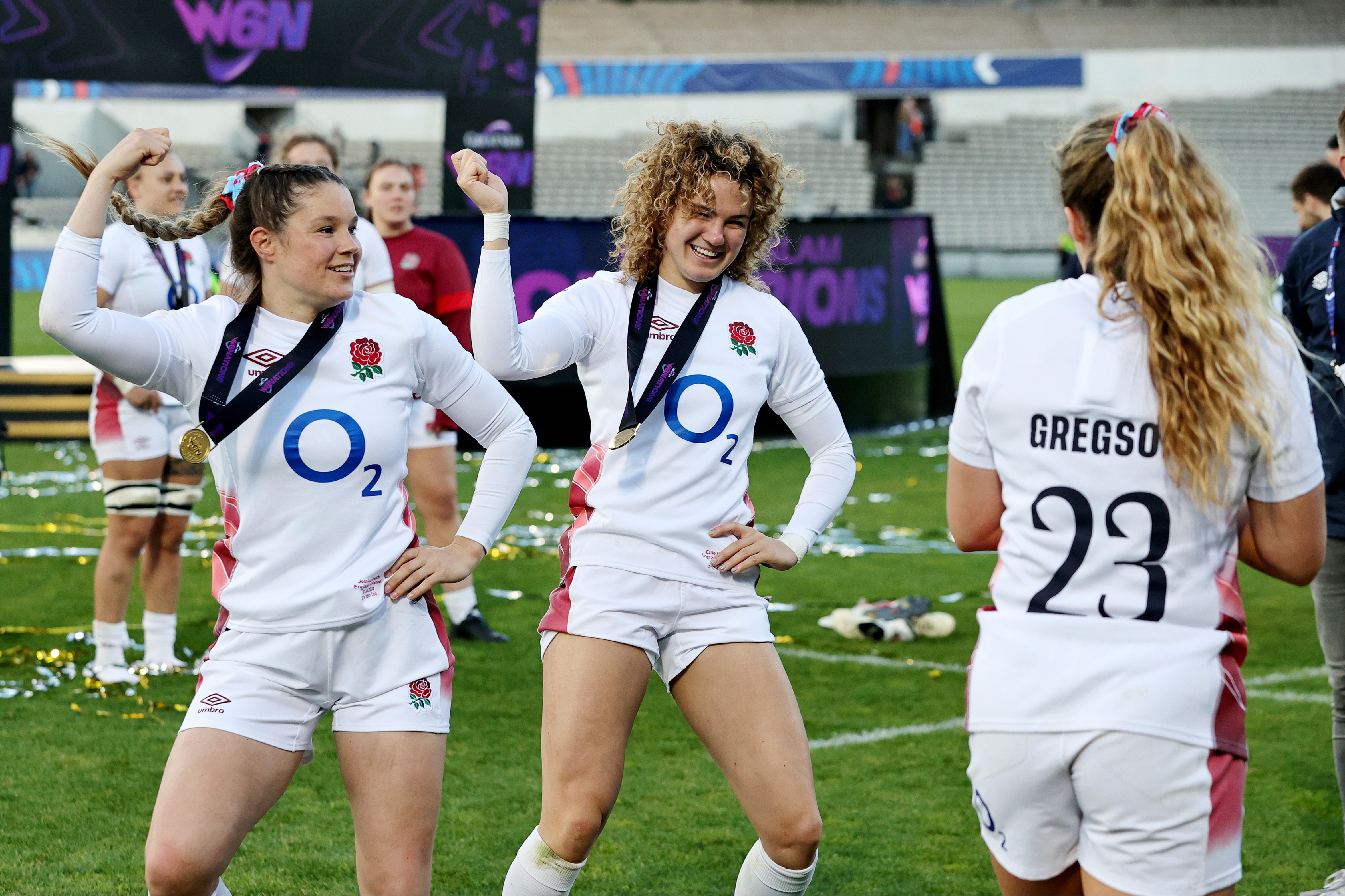 Ellie Kildunne (centre) was a key cog as England won the Women’s Six Nations last year