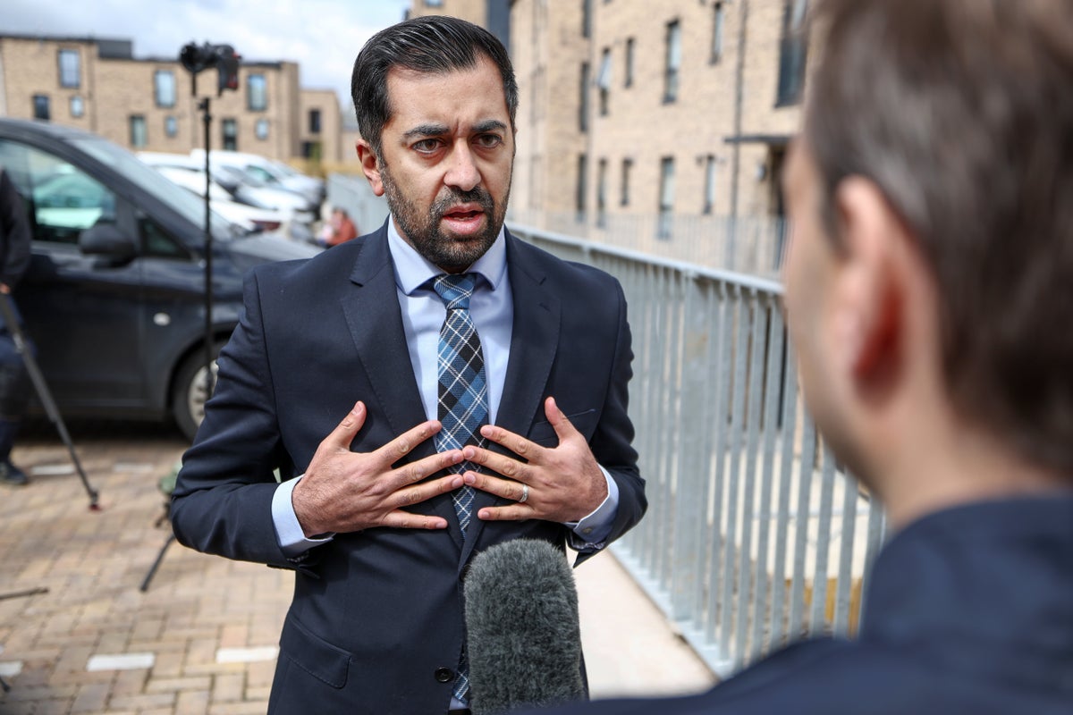 Humza Yousaf news – live: Scottish first minister ‘considering resigning’ in face of no confidence vote