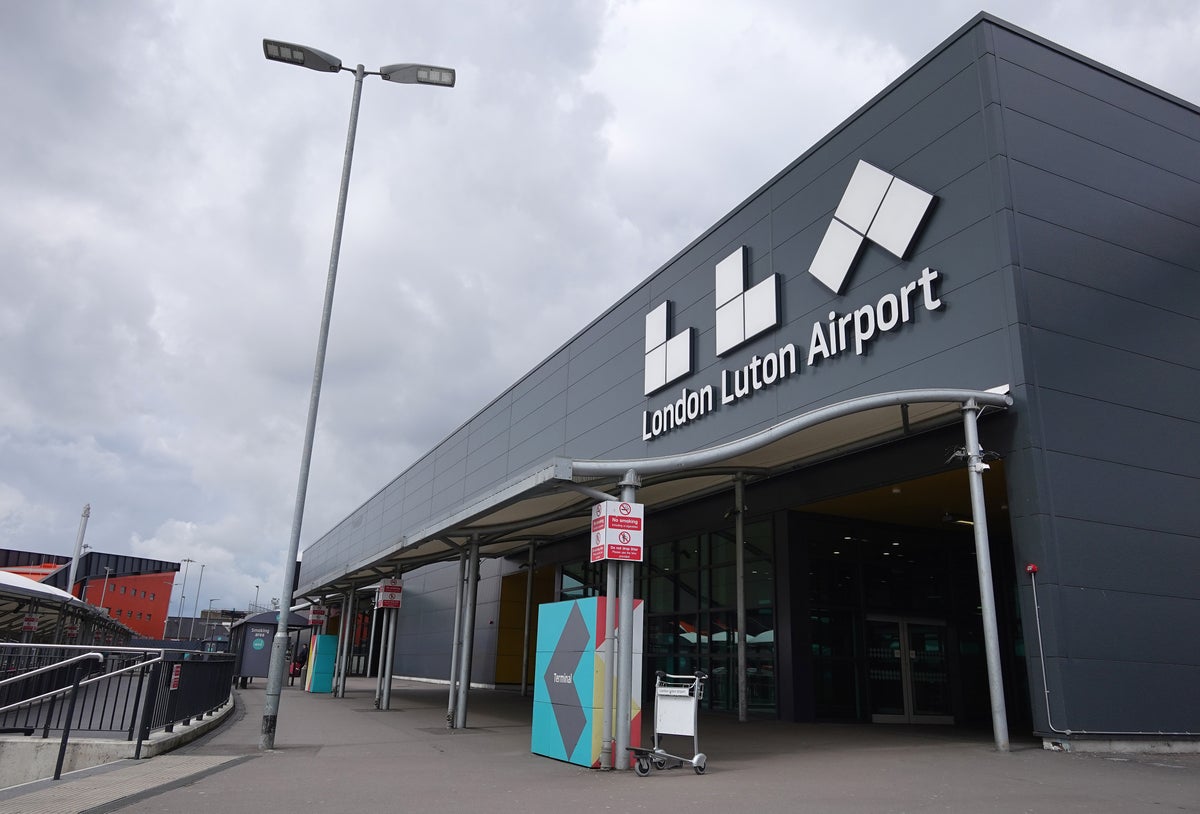 Children held for over 12 hours at ‘grubby’ Luton airport in immigration detention, prisons inspector says