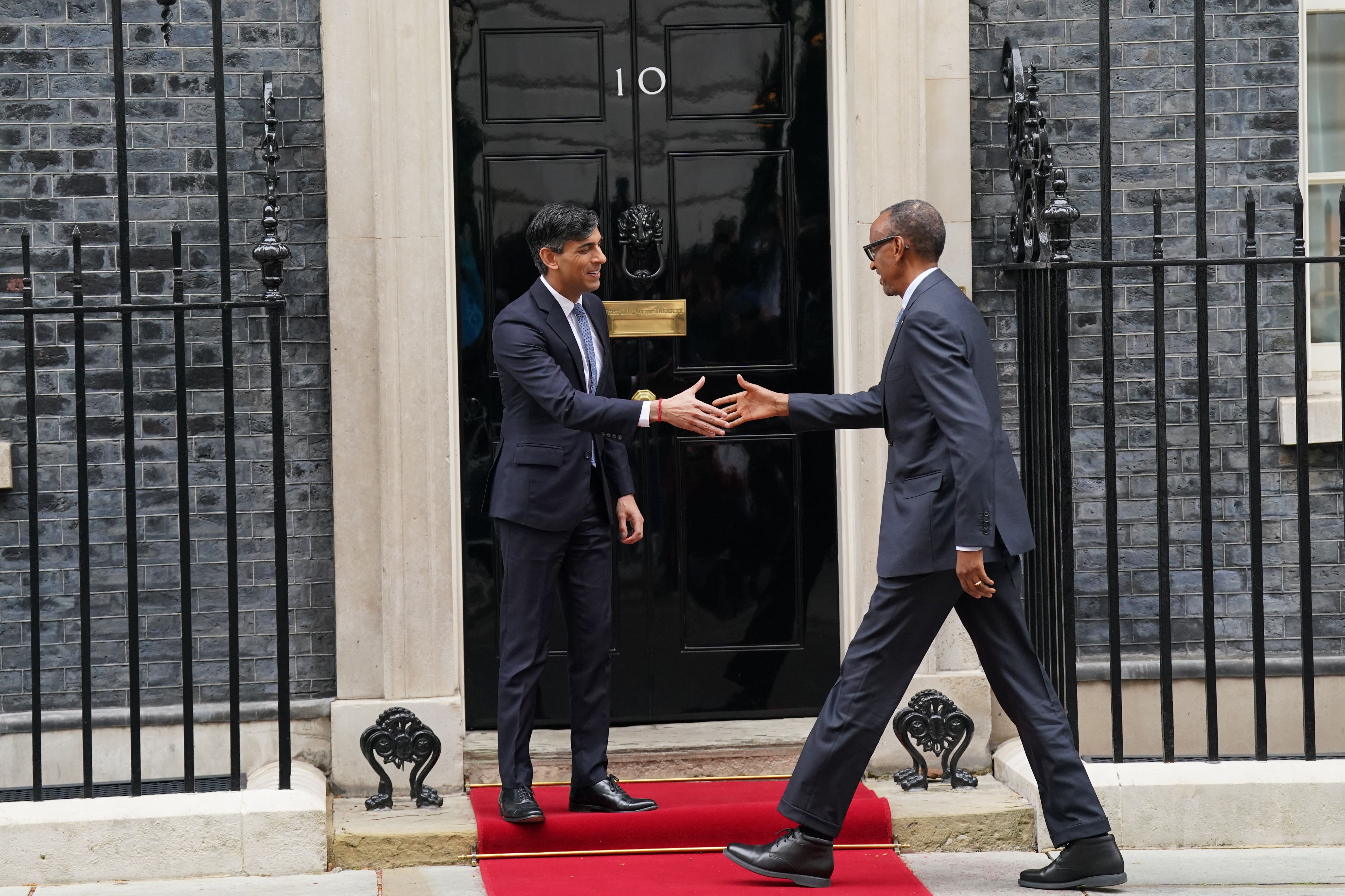 Rishi Sunak welcomes president of Rwanda, Paul Kagame, to No 10