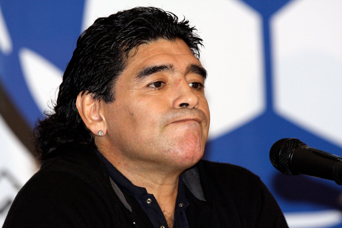 A medical report on soccer legend Maradona’s death aims to undercut homicide case against medics