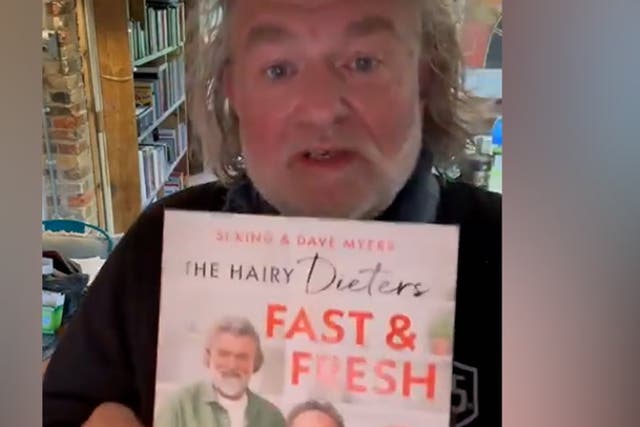 <p>Hairy Bikers’ Si King pays tribute to Dave Myers in video message promoting last project.</p>