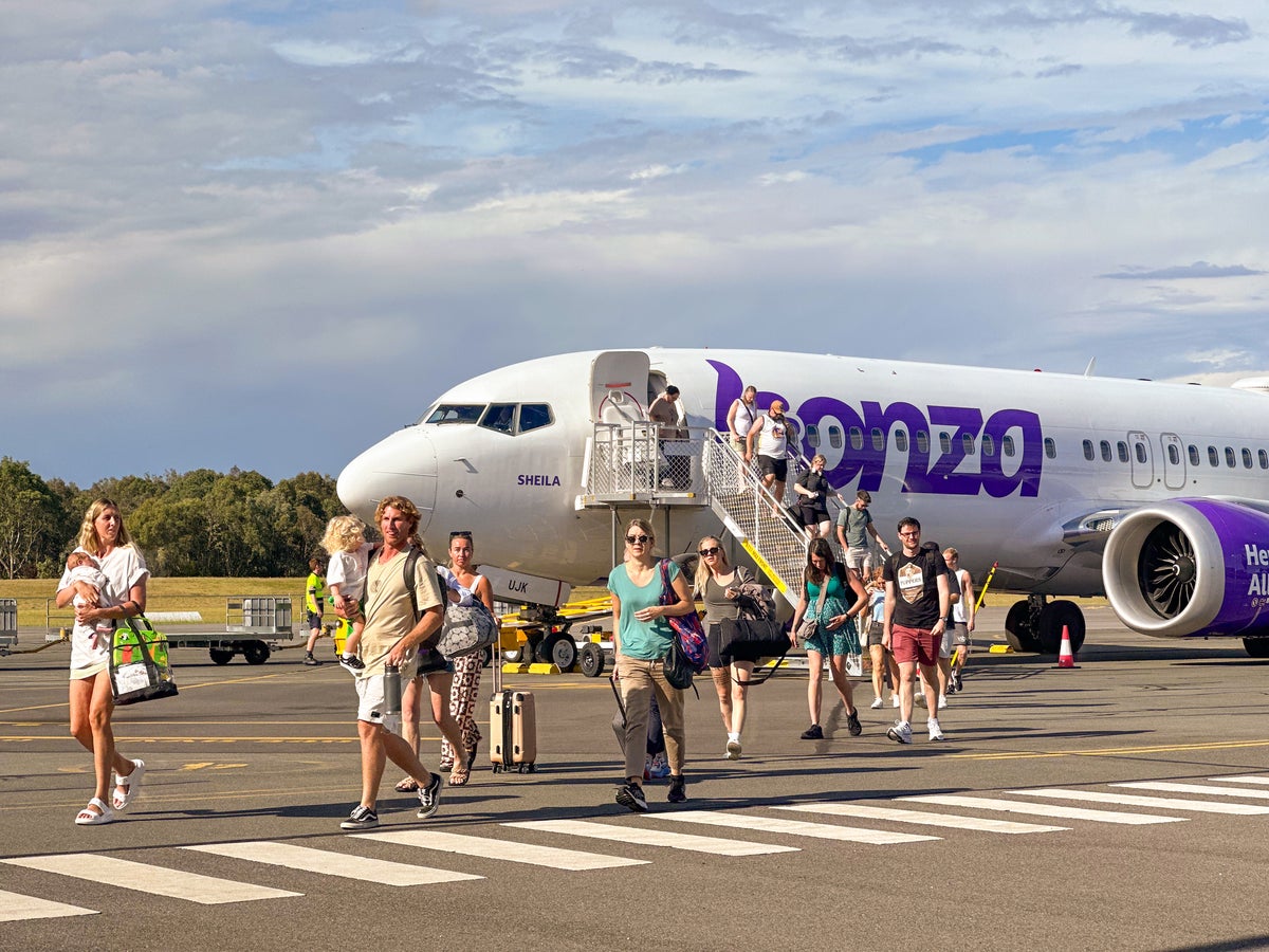 Travellers stranded as Australian budget airline Bonza enters administration 