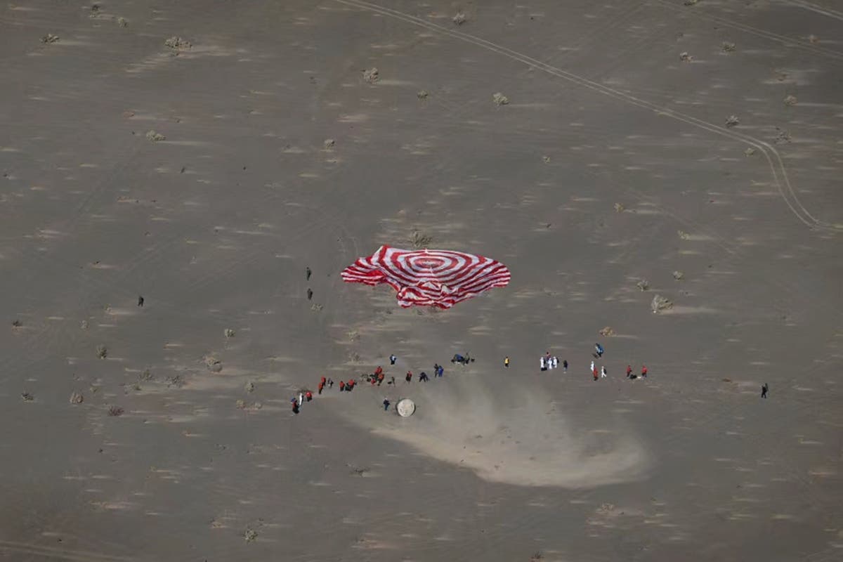 Chinese astronauts return to earth after six months in space