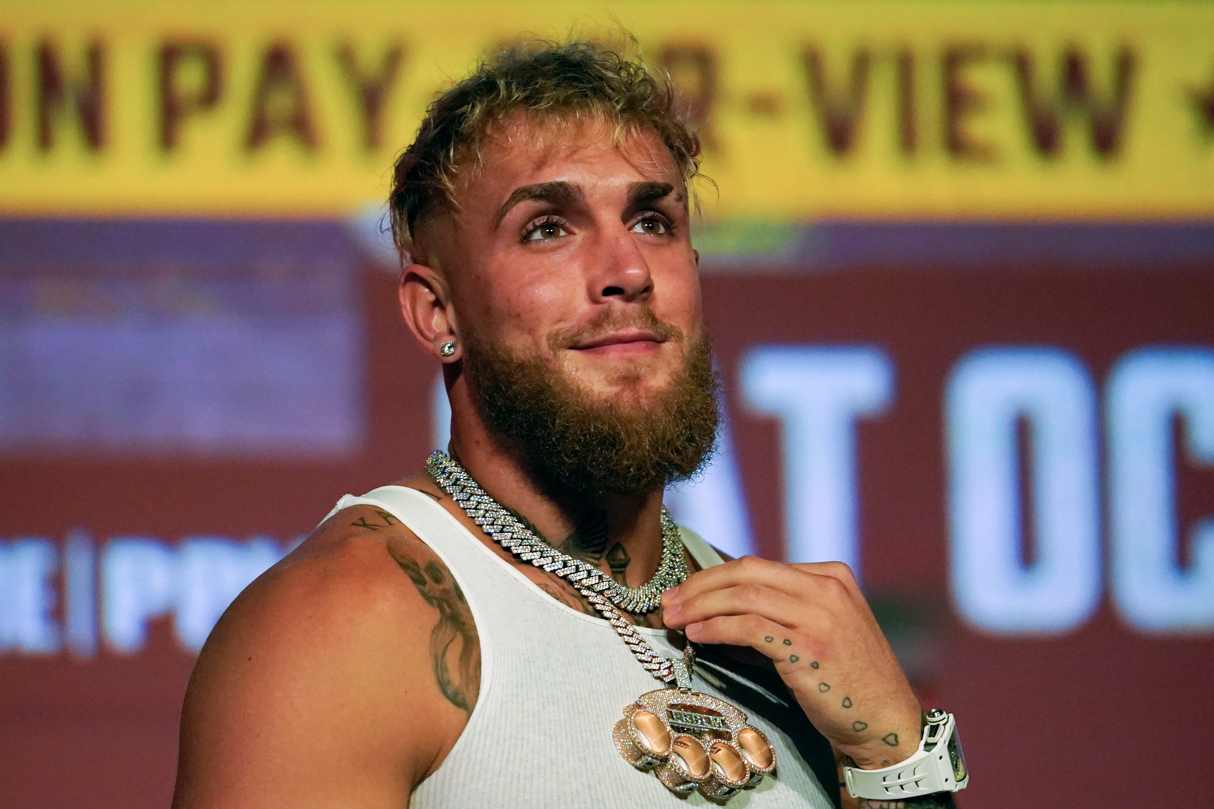 Jake Paul estava programado para lutar boxe com Mike Tyson neste fim de semana no AT&T Stadium