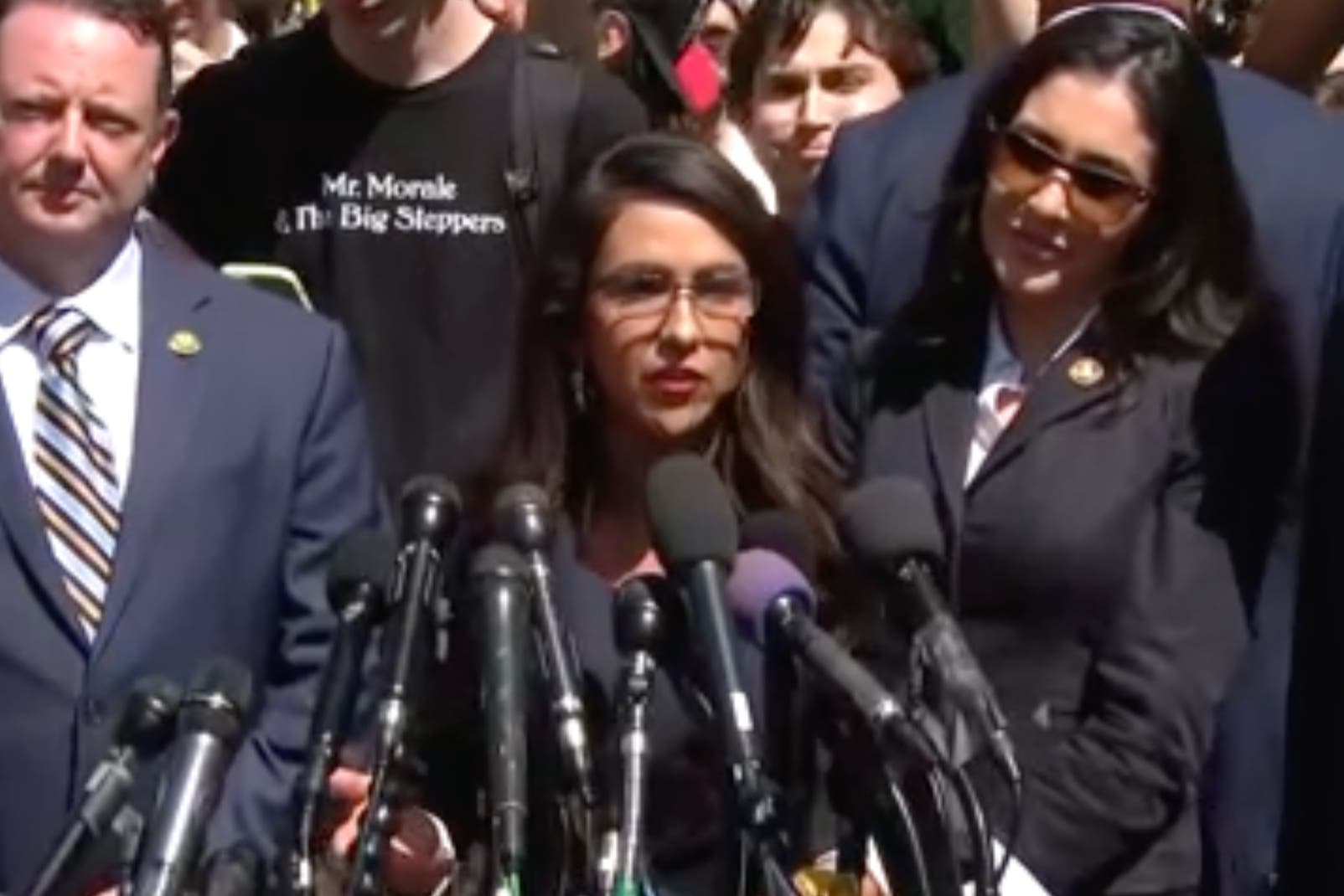 Lauren Boebert heckled with chants of 'Beetlejuice' by college students - Vimarsana News