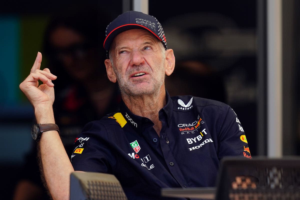 Lewis Hamilton sends Ferrari offer to F1 design guru Adrian Newey