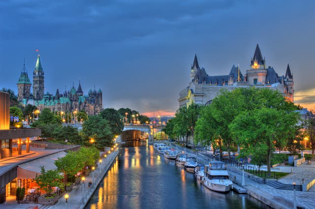<p>Get to know the Canadian capital, Ottawa, on whistle-stop tours?</p>