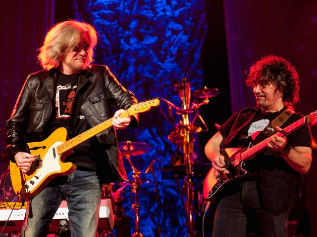 <p>Daryl Hall and John Oates perform at Ryman Auditorium on 2 June 2013</p>