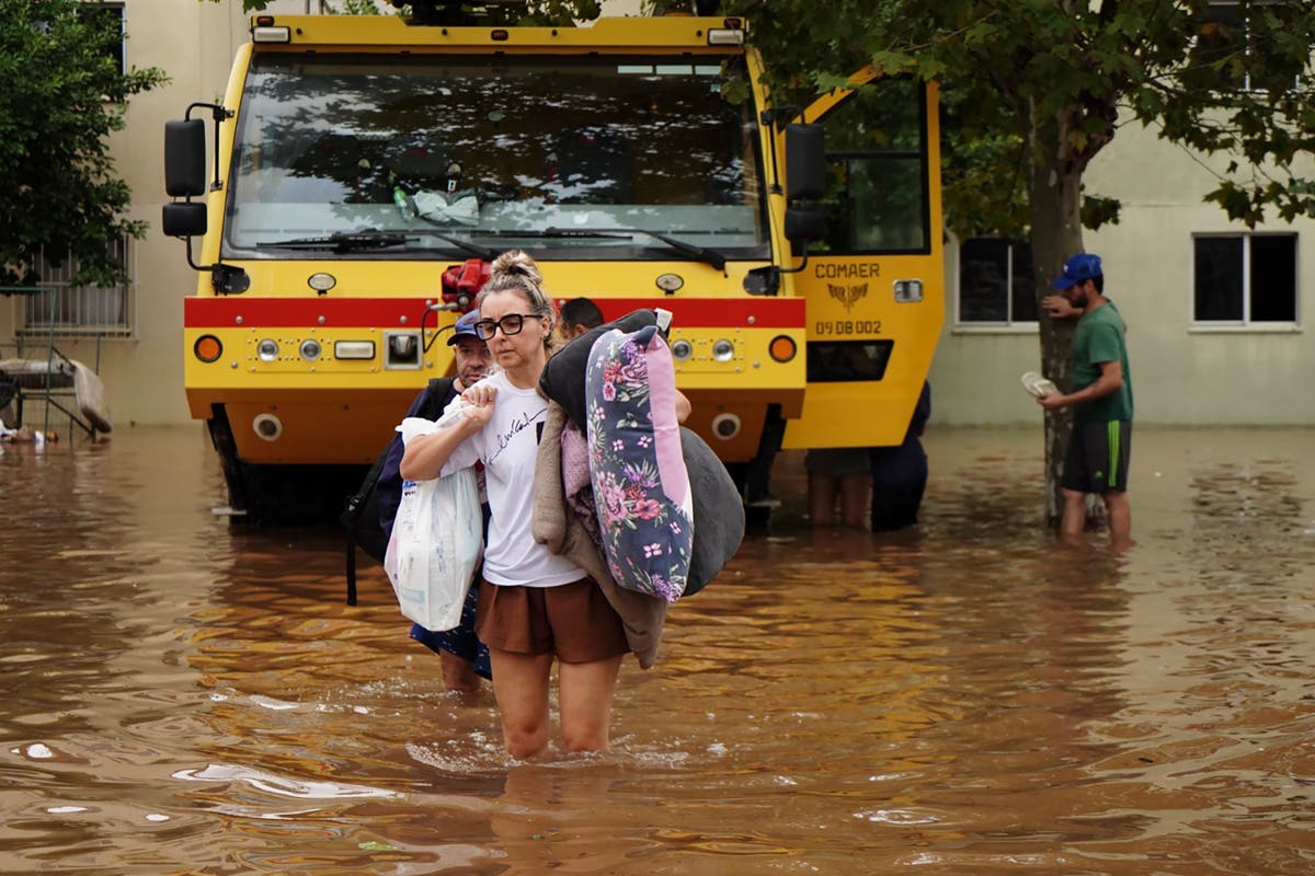 Enchentes no sul do Brasil mataram pelo menos 60 pessoas e deixaram 101 desaparecidos