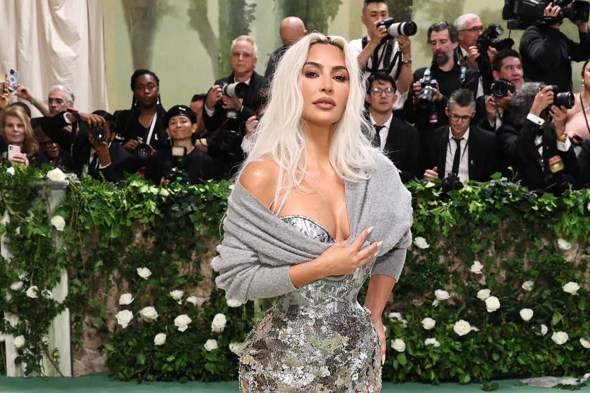 Met Gala 2024 live updates: Must-see red carpet looks from Kim Kardashian, Zendaya and more