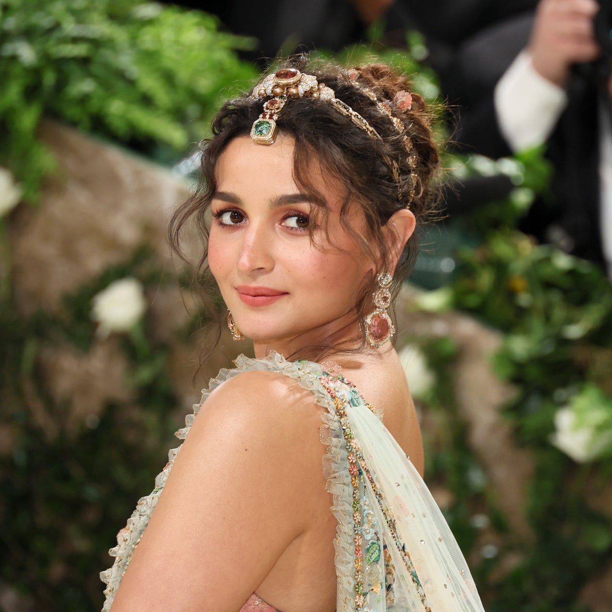 alia bhatt met gala dress designer Alia Bhatt's 2024 Met Gala saree was a celebration of craftsmanship