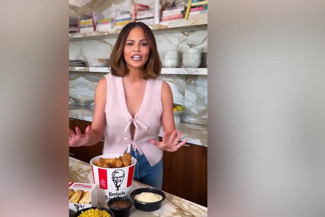 <p> Chrissy Teigen reveals what all mothers want in new KFC advert.</p>
