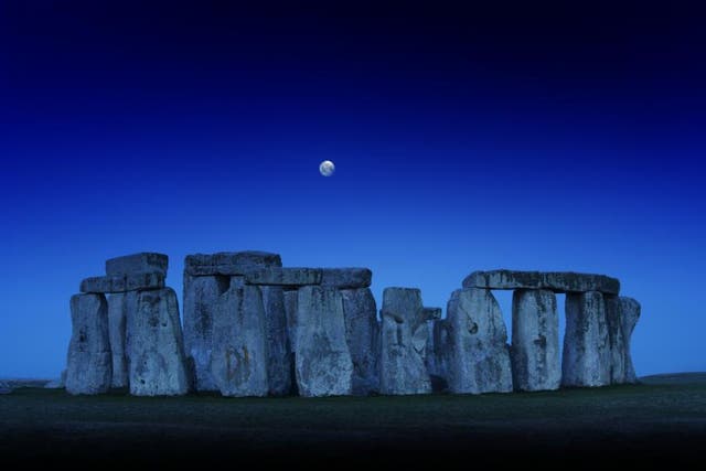 <p>Scientists plan to study connection between Stonehenge and a ‘major lunar standstill’</p>
