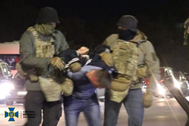 <p>Russian ‘saboteurs’ being arrested by the Ukrainian SBU </p>