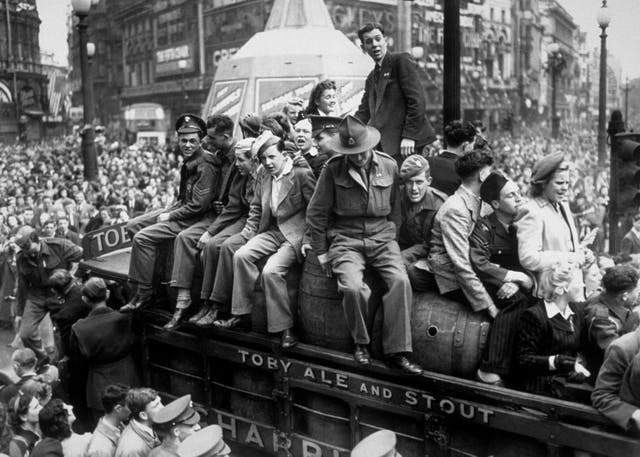 <p>Celebrations in London’s Piccadilly Circus on VE Day, 1945</p>
