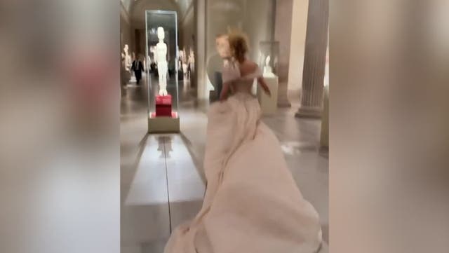 <p>Pamela Anderson runs in heels and floor-length gown as she makes quick Met Gala exit.</p>