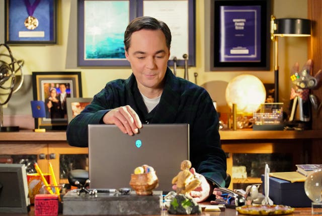 Big Bang Theory stars reunite in first look at Young Sheldon finale ...