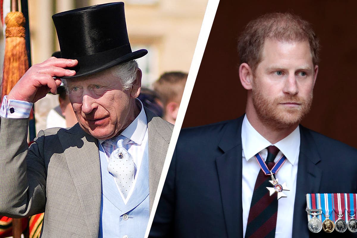 ロイヤルニュース – ライブ：チャールズ王は「ハリー王子に王宮に滞在するよう申し出た」が、王子は「その申し出を拒否した」。