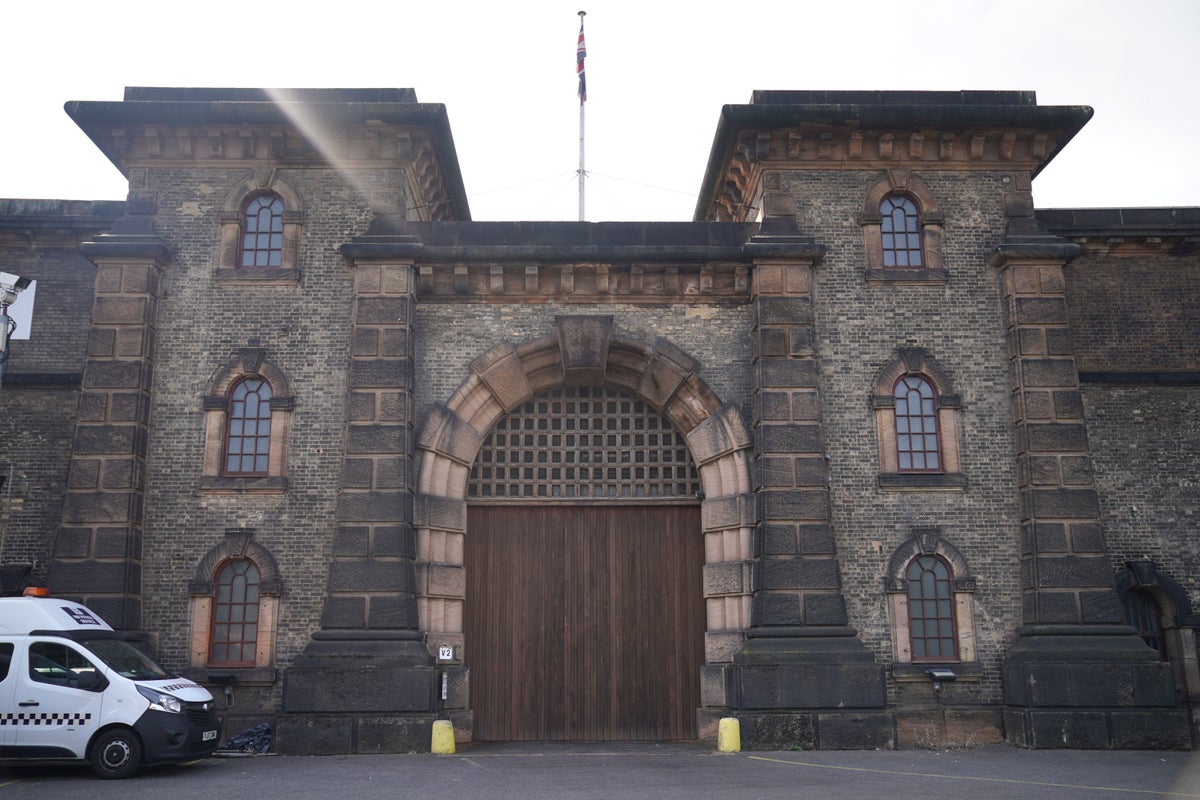 Watchdog issues urgent notification over state of ‘cramped and squalid’ Wandsworth prison