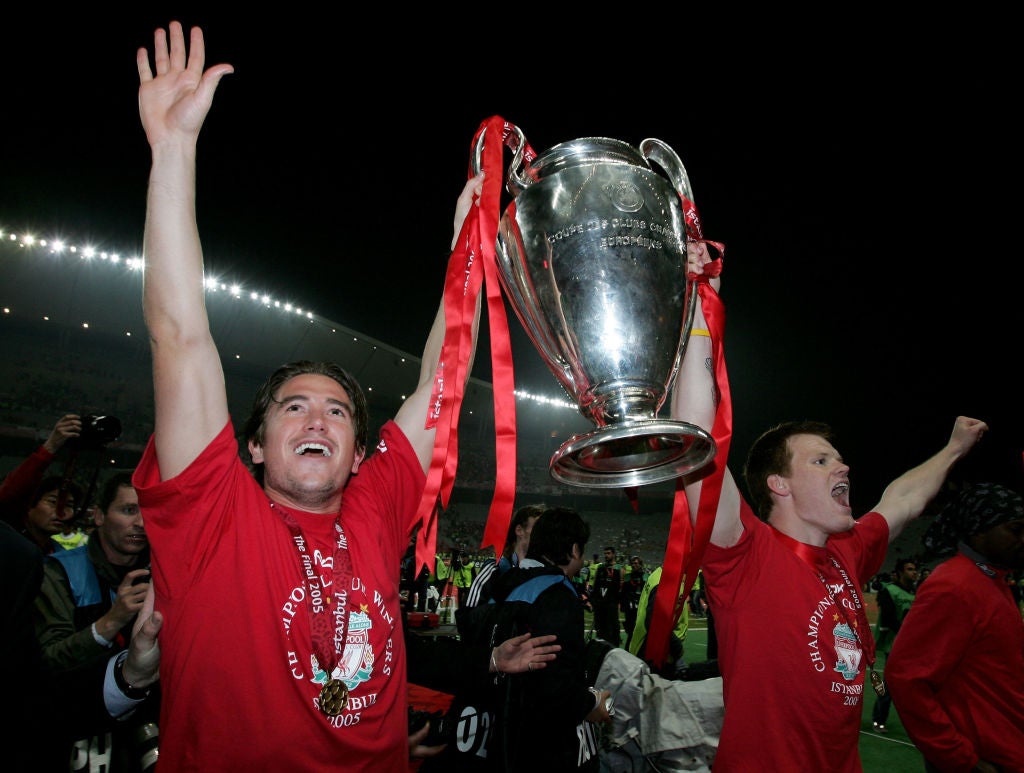 Kewell lifts the European Cup after Liverpool beat AC Milan in 2005