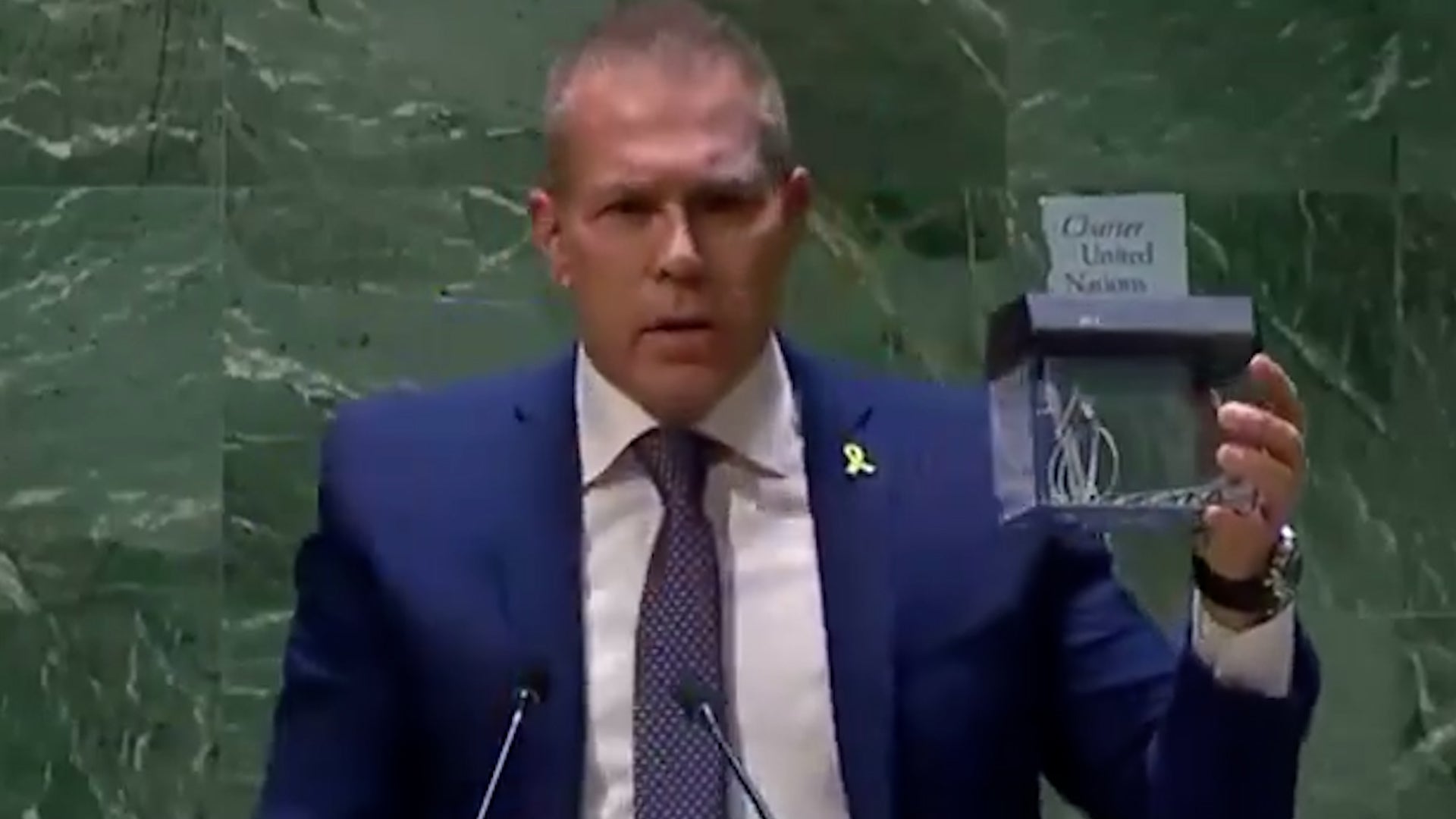 <p>Israel’s ambassador ‘shreds’ UN Charter to protest Palestinian statehood recognition (UN TV)</p>