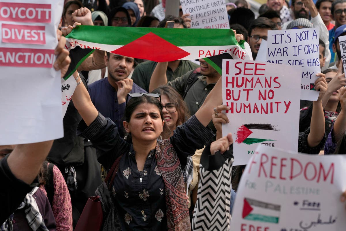 Pakistani police prevent pro-Palestinian protesters from moving toward