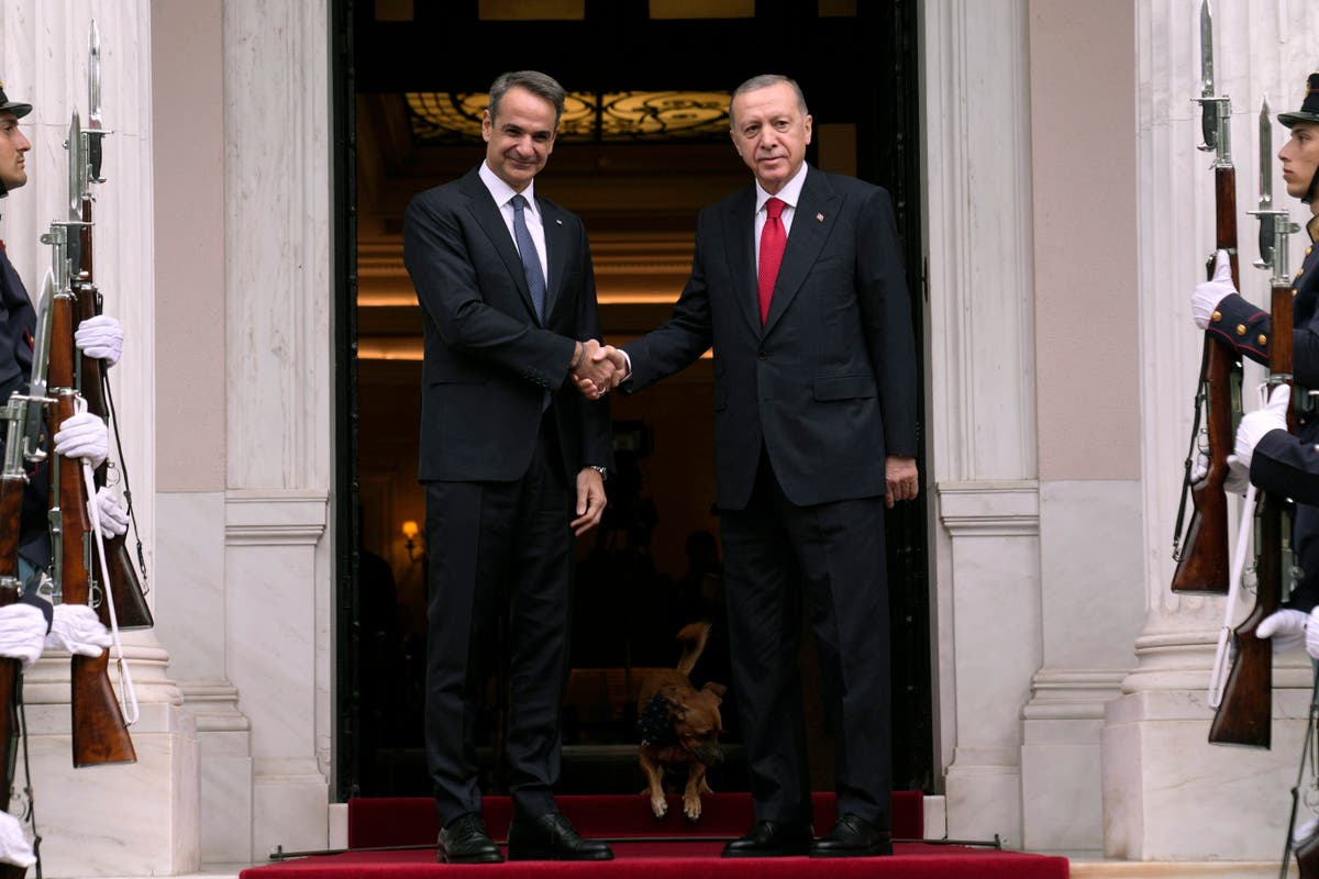 Bölgesel rakipler ilişkileri iyileştirme arayışındayken Yunanistan Başbakanı görüşmelerde bulunmak üzere Türkiye'de