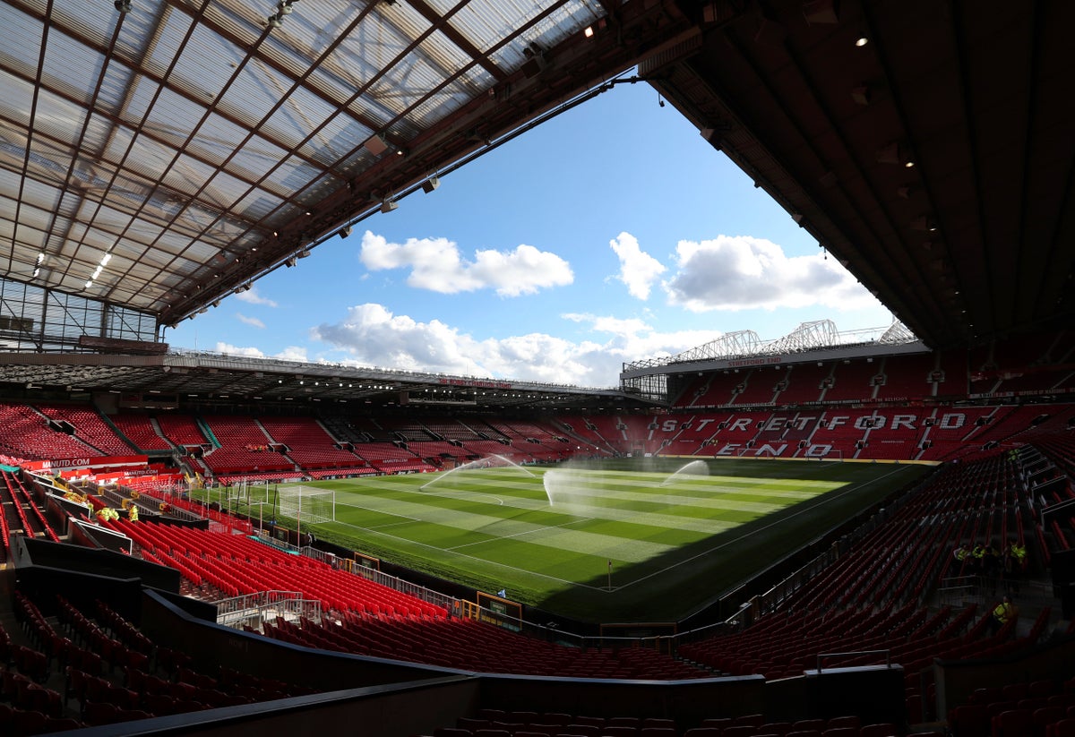Manchester United vs Newcastle LIVE: Premier League team news, line-ups and more tonight
