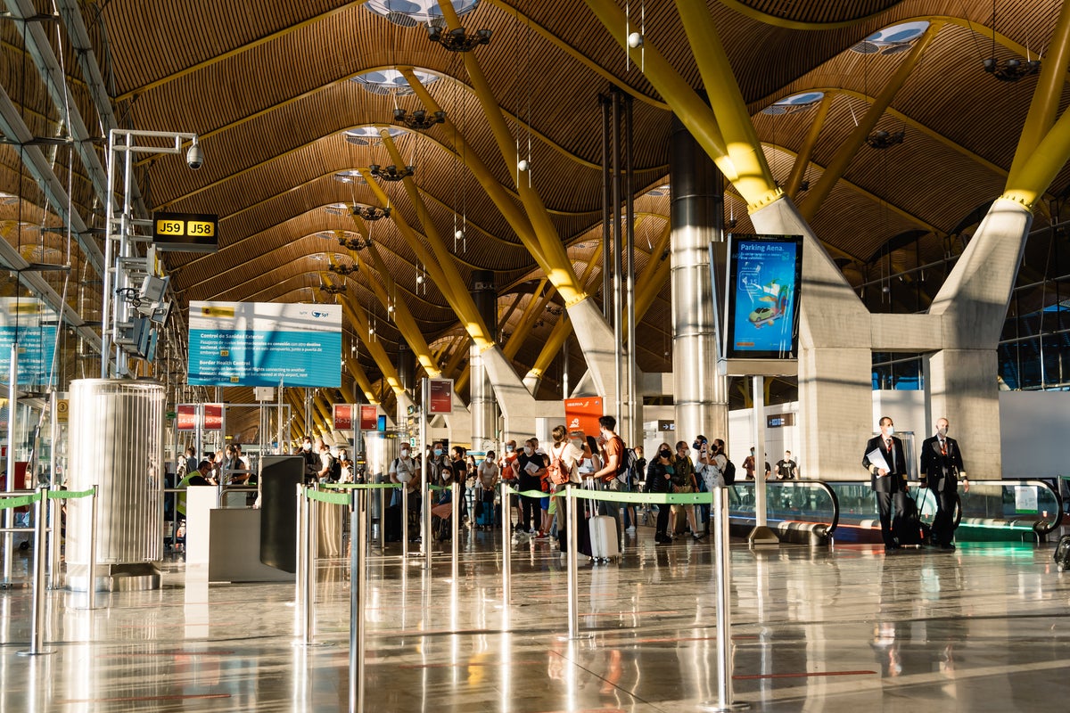 Warning as Spanish holiday hotspot restricts access to airport