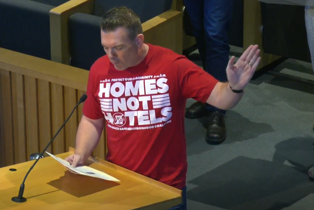 <p>Andy Oliver speaks before the Long Beach City Council before its vote to ban short-term rentals</p>