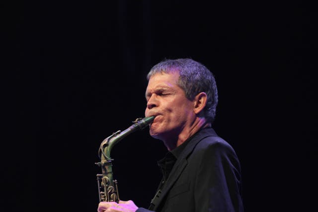 <p>Grammy-winning saxophonist David Sanborn  died on Sunday 12 May 2024 </p>