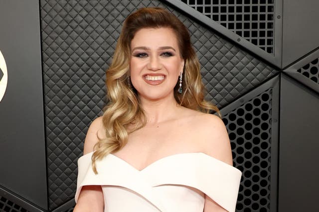 <p>Kelly Clarkson admitted she uses weight loss drugs </p>