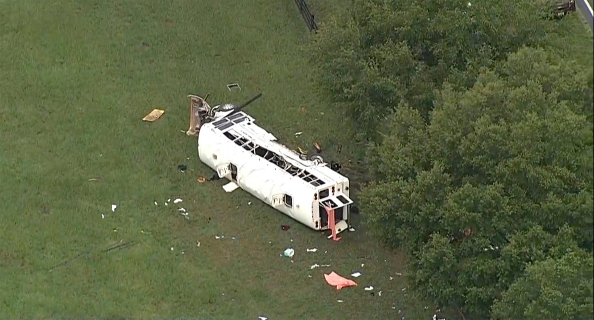 8 dead, at least 40 injured as farmworkers' bus overturns in central Florida