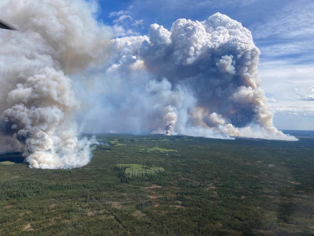 CANADÁ-INCENDIOS FORESTALES