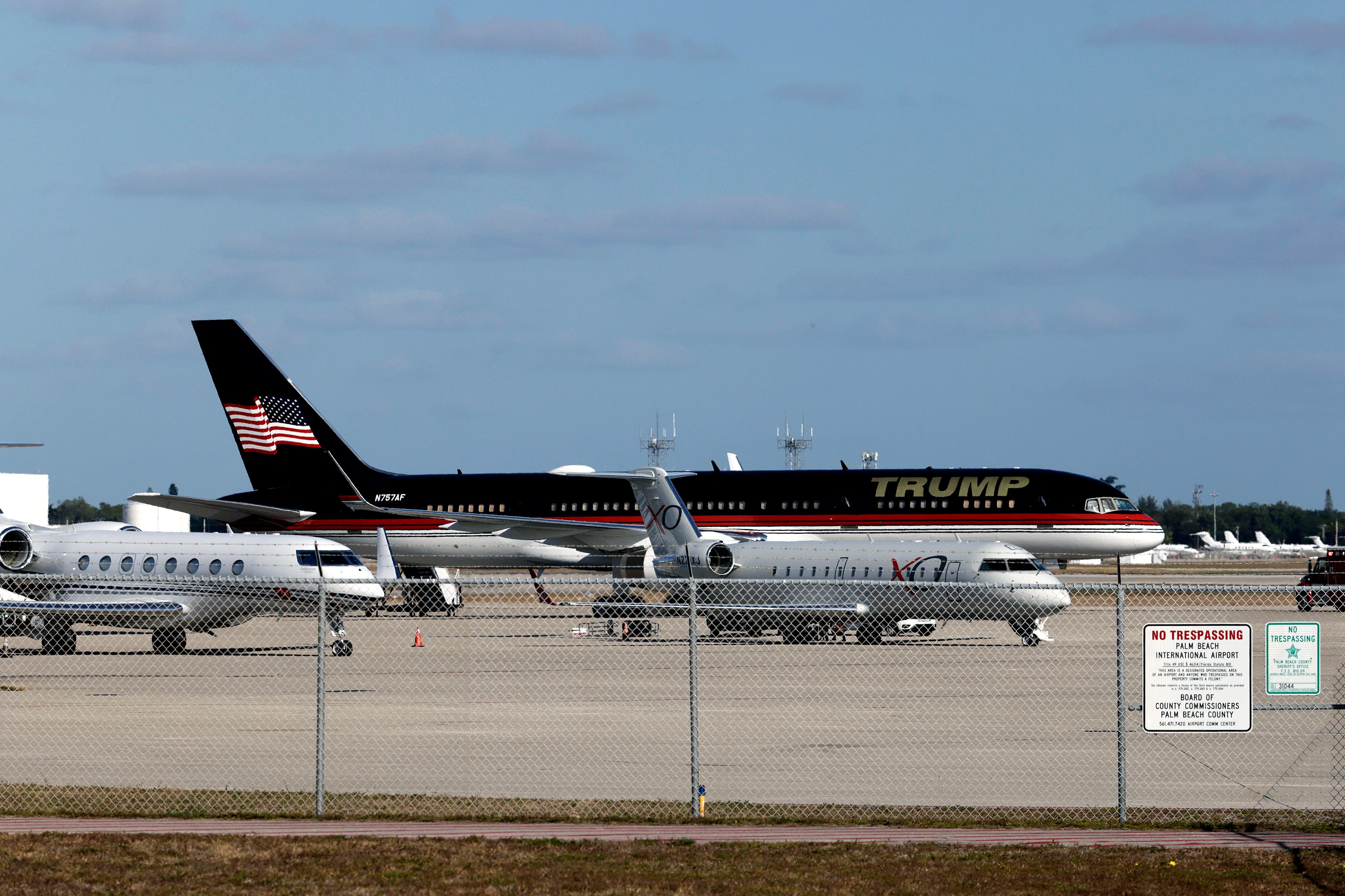 Trump sells off $10m jet to major megadonor as he owes millions in legal fees and judgements - Vimarsana News