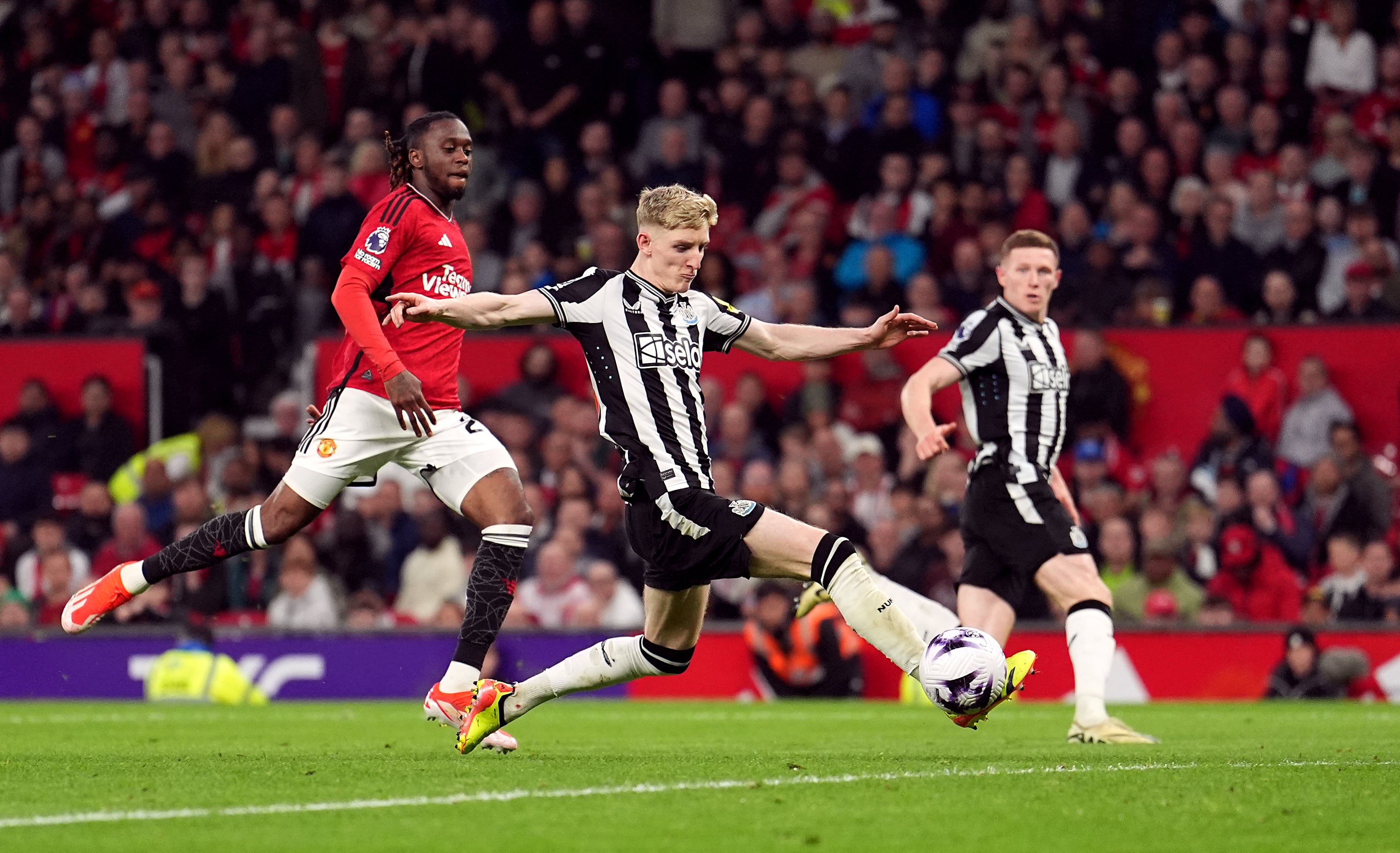 Newcastle vs Manchester United Prediction, kickoff time, TV