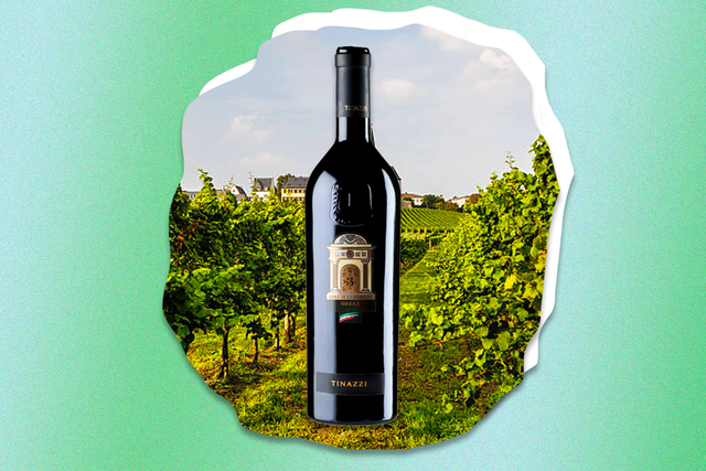 <p>A blend of Italy’s renowned red grape varieties, it epitomises the essence of Italian winemaking with a modern twisT </p>