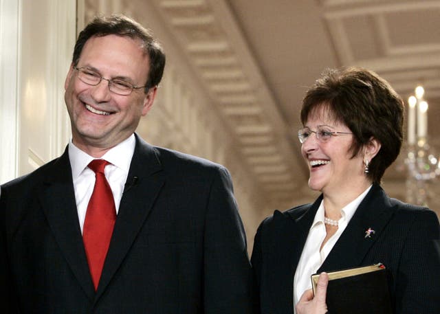 Justice Alito’s wife ‘spat’ at liberal neighbors’ car during dispute that saw police called, says report (independent.co.uk)