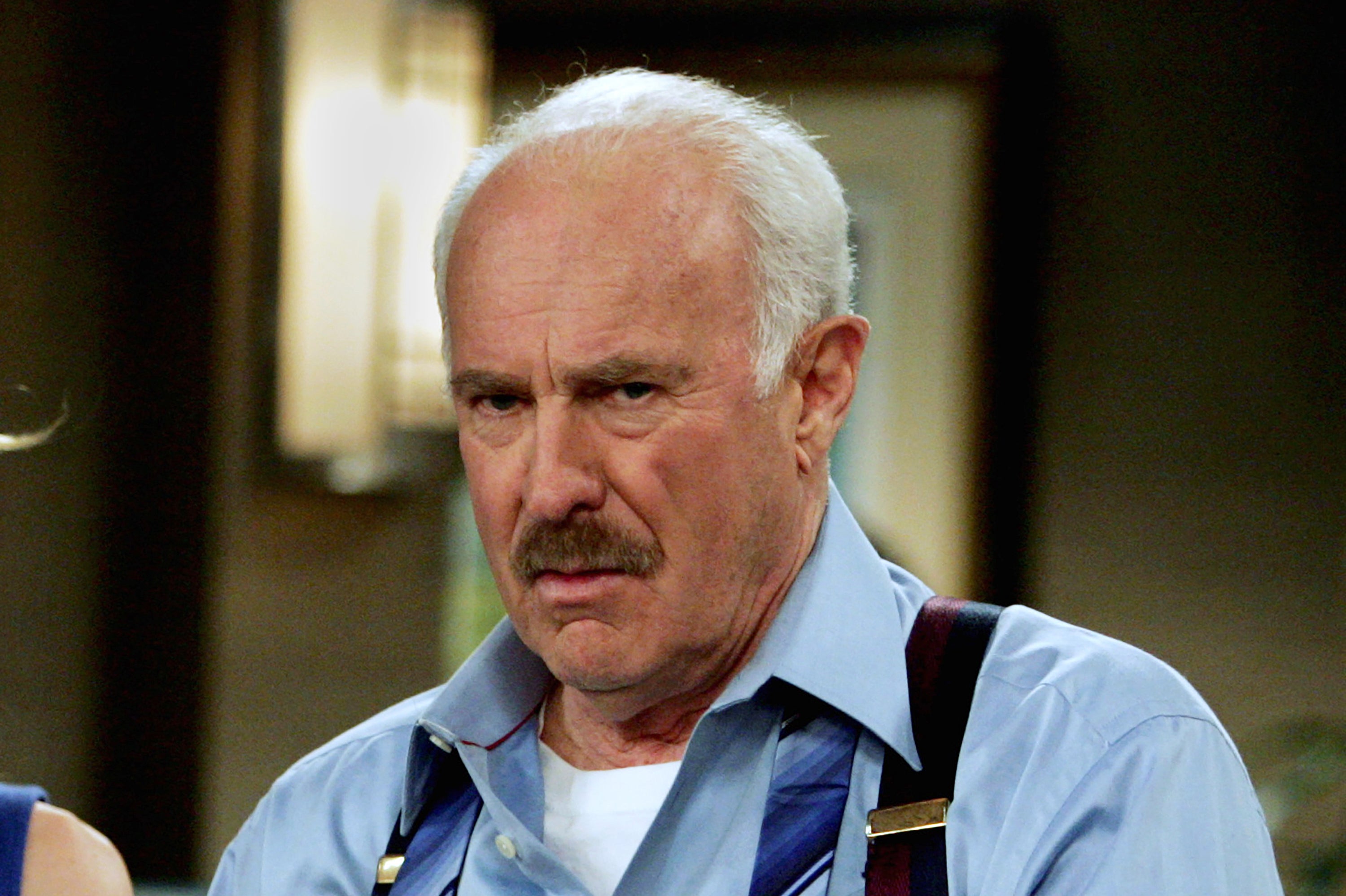 Dabney Coleman on the set of ‘Courting Alex’ in 2006