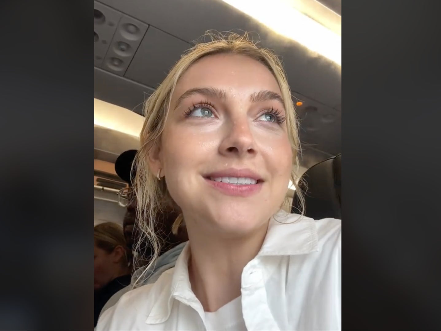 Savannah Gowarty reacts to the ‘mist’ on her JetBlue flight to New York City
