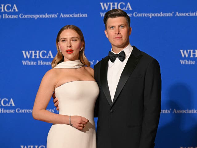 <p>Colin Jost and wife Scarlett Johnsson at the WHCA </p>