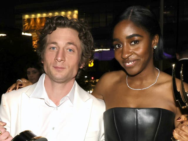 <p>Jeremy Allen White and Ayo Edebiri attend the Governor's Gala for the 75th Primetime Emmy Awards in Los Angeles, January 2024 </p>