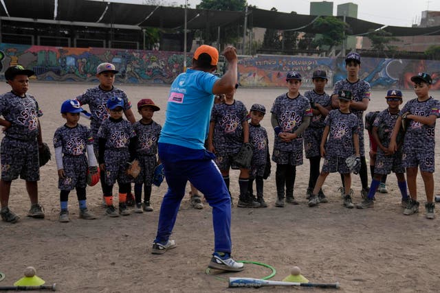 PERÚ-BÉISBOL VENEZOLANOS