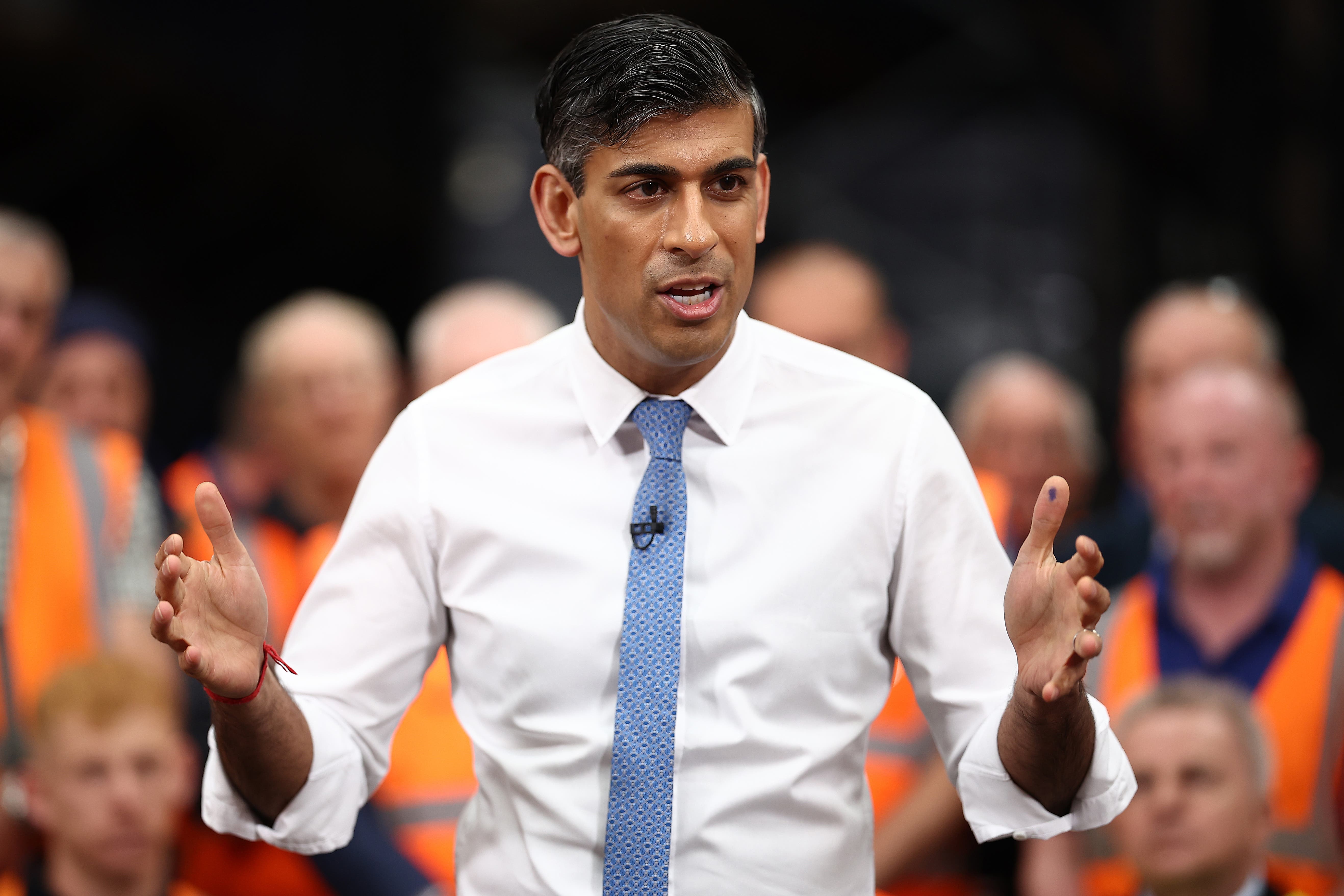 UK population grows by 685,000 in past year in new election headache for Rishi Sunak - Vimarsana News