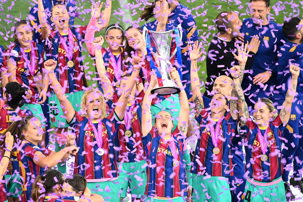 Vicky Losada lifts the Women’s Champions League trophy after beating Chelsea 4-0 in the 2021 final