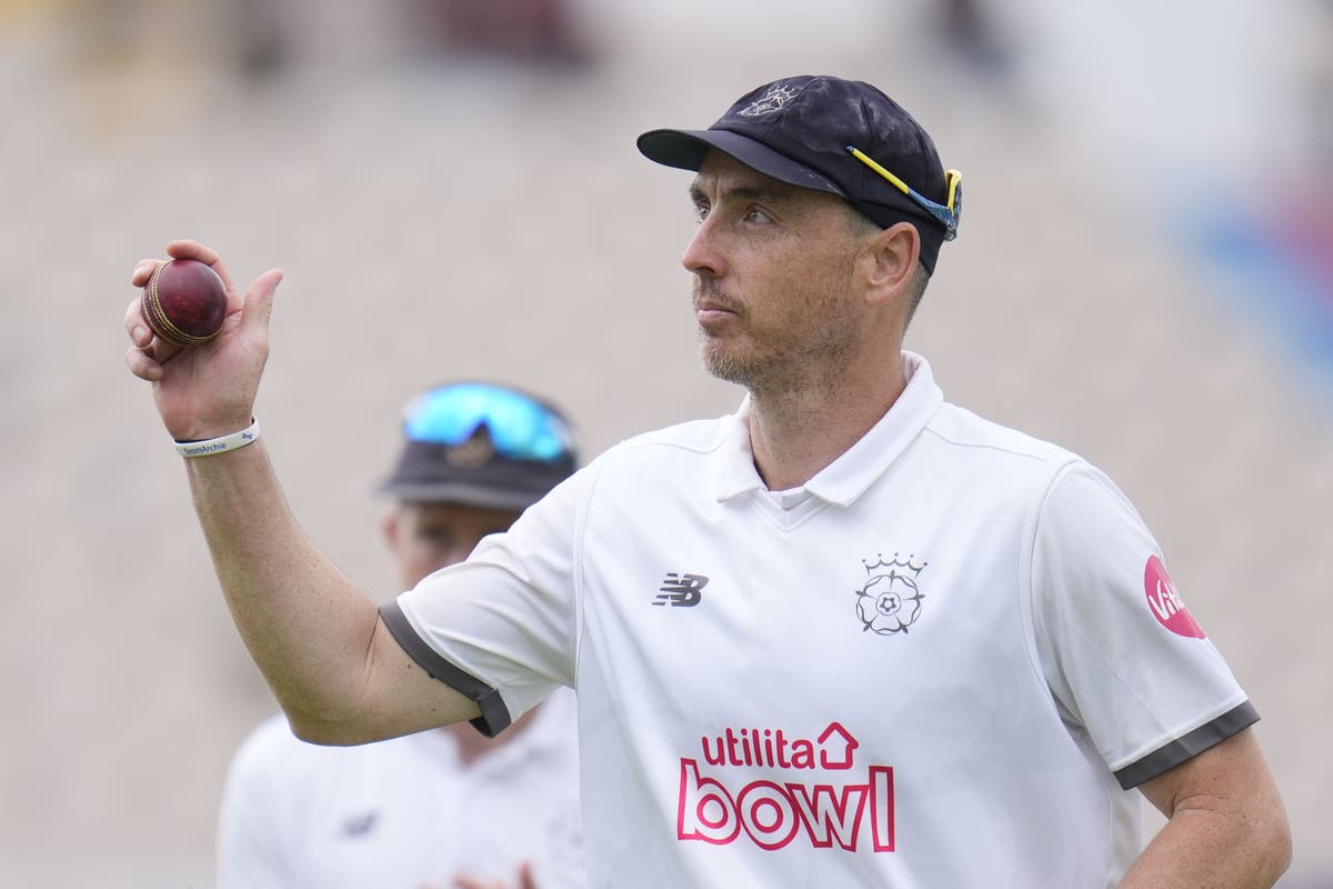Kyle Abbott makes Hampshire history as he punishes leaders Surrey Kyle Abbott makes Hampshire history as he punishes leaders Surrey